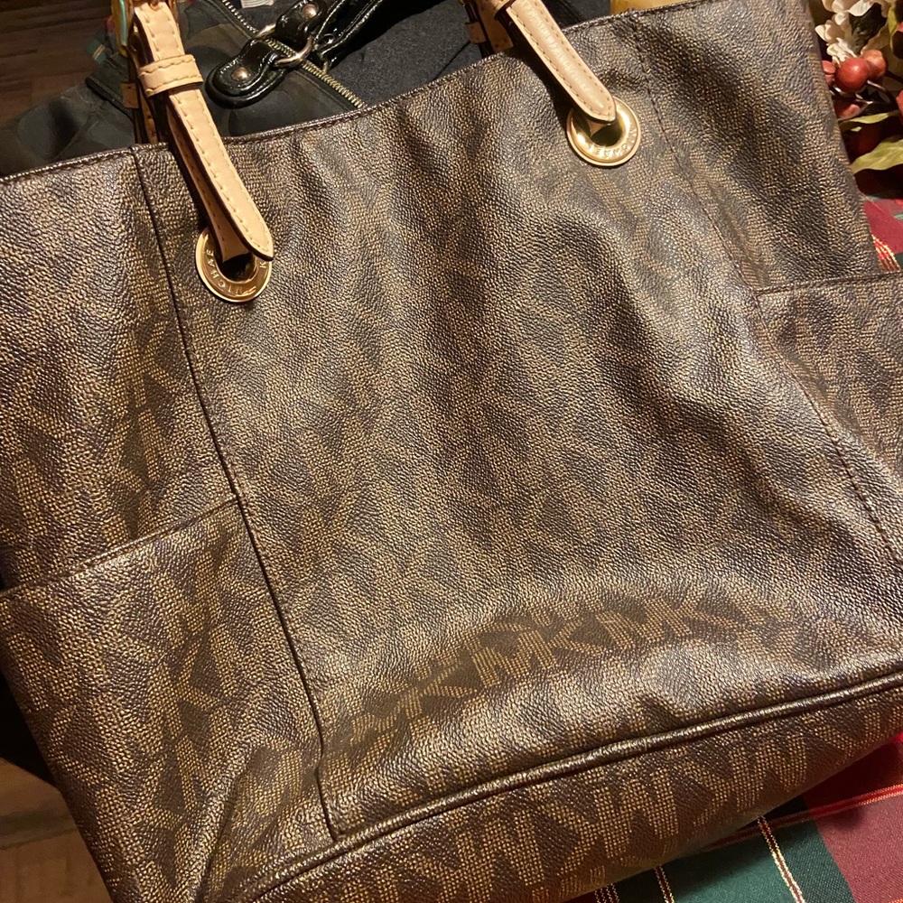 MK brown purse